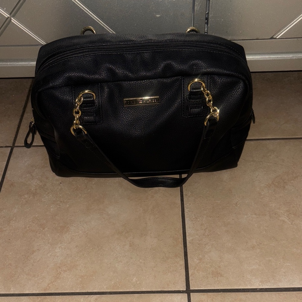 Tommy Hilfiger Black Bag with Gold Chain Details - Picture 3 of 3
